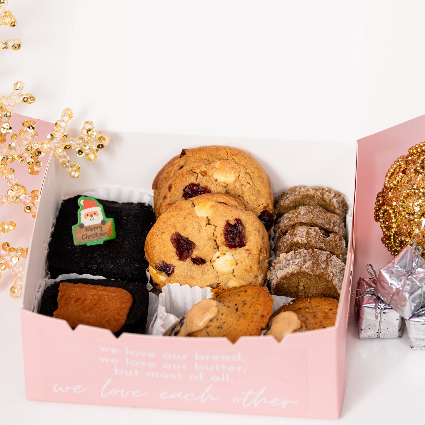 EXCLUSIVE CHRISTMAS 2023 BAKE BOX