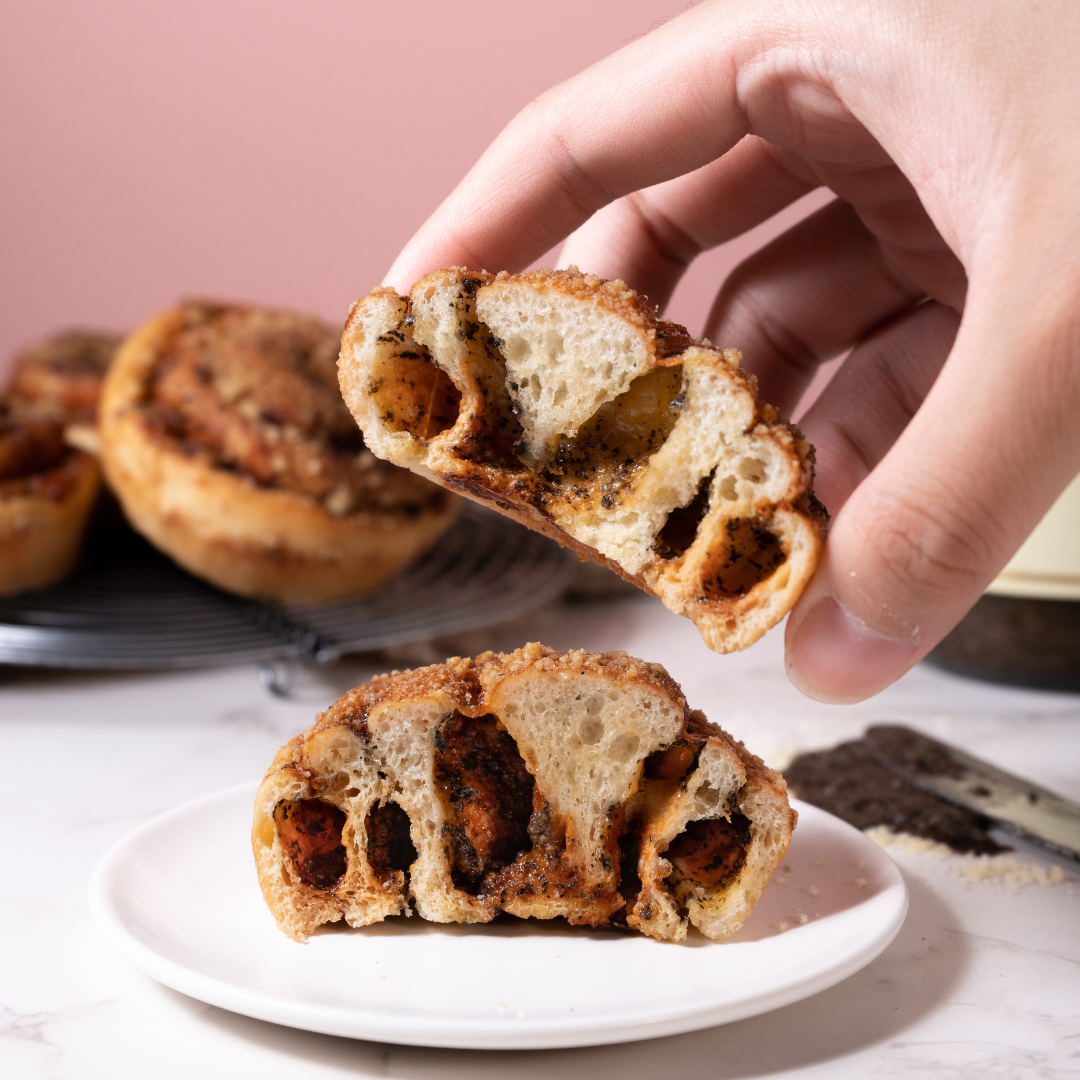 TRUFFLE & CHEESE BREAD ROLLS