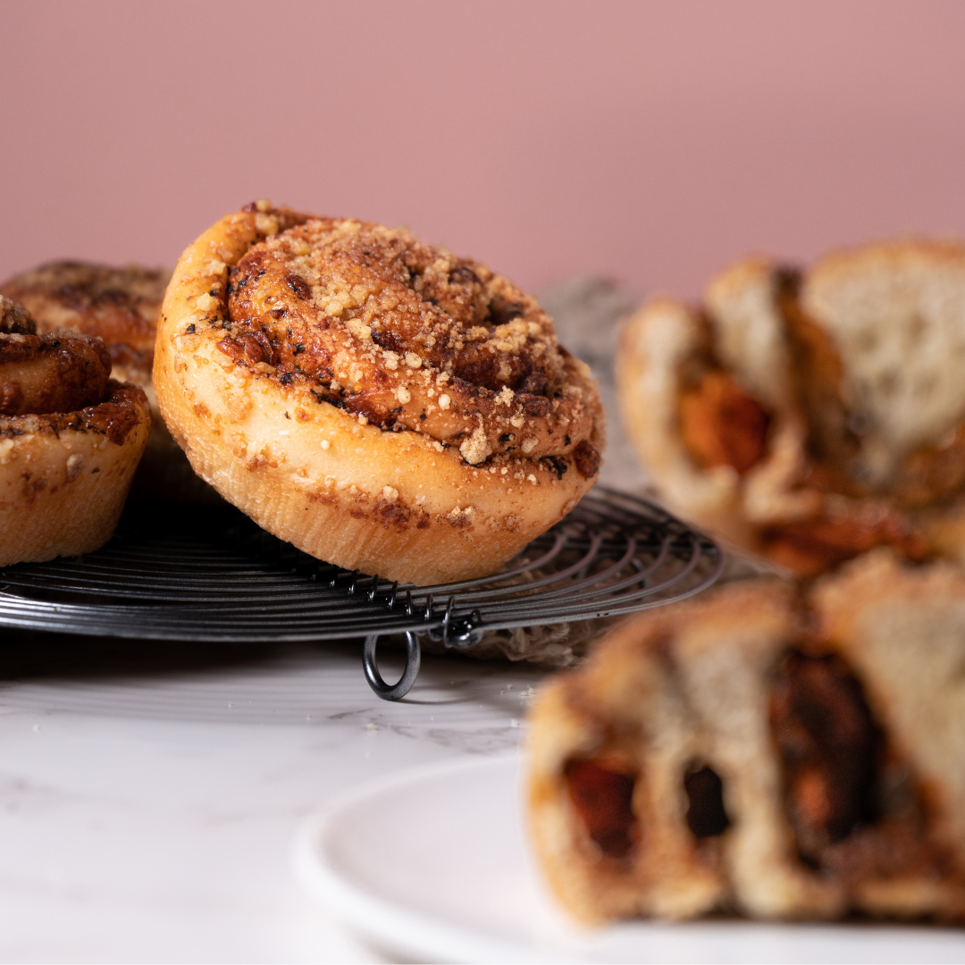 TRUFFLE & CHEESE BREAD ROLLS