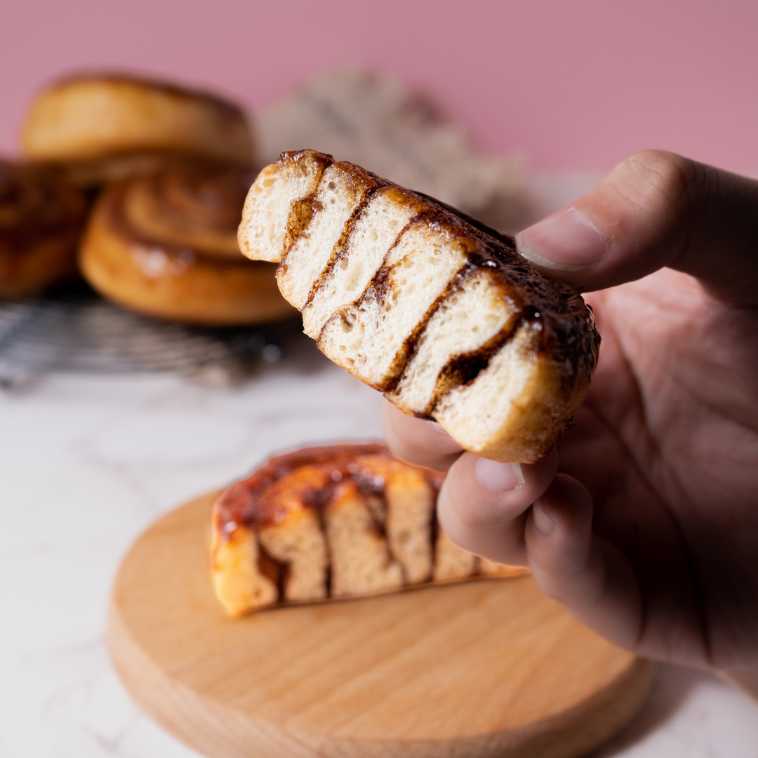 SIGNATURE CINNAMON STICKY BUNS