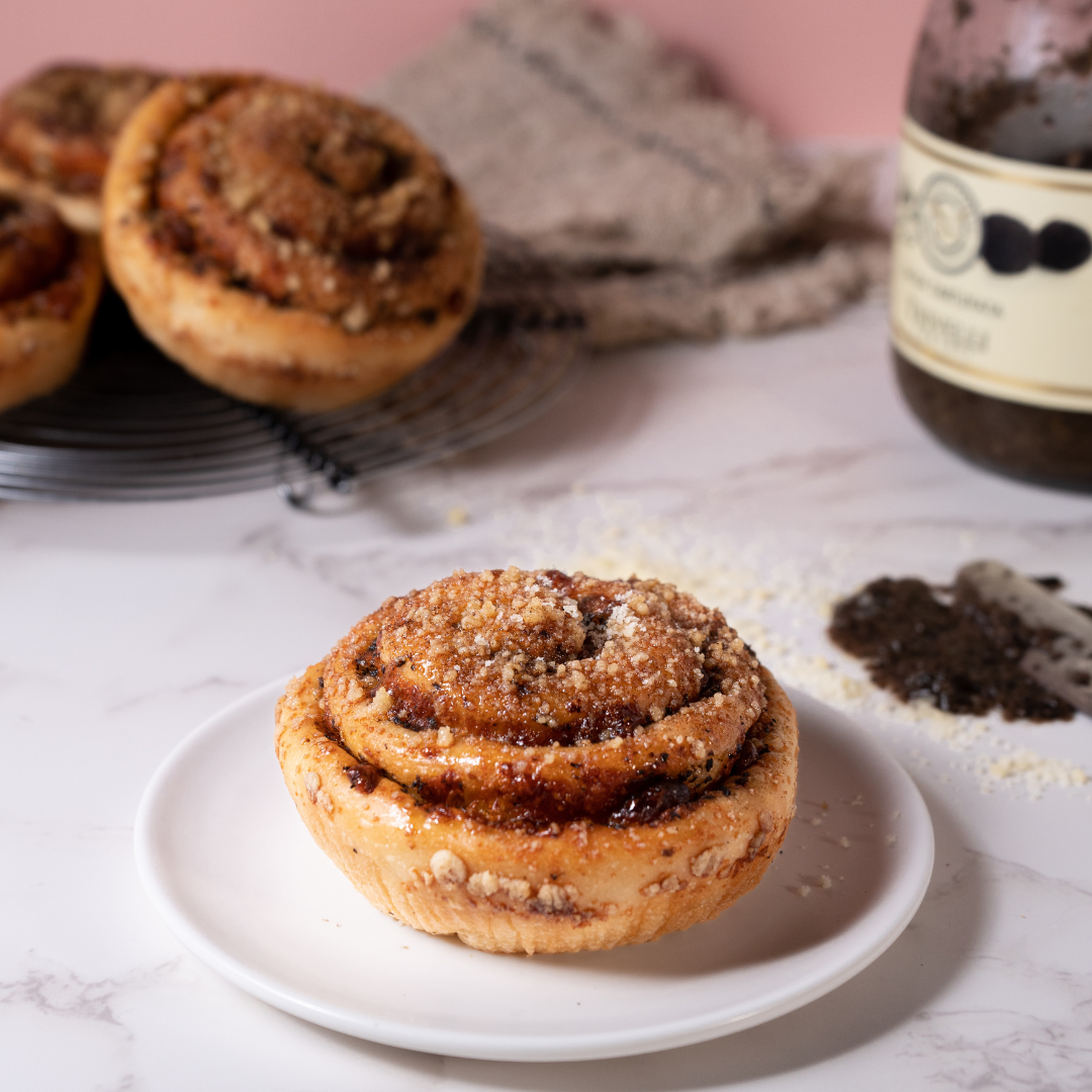 TRUFFLE & CHEESE BREAD ROLLS
