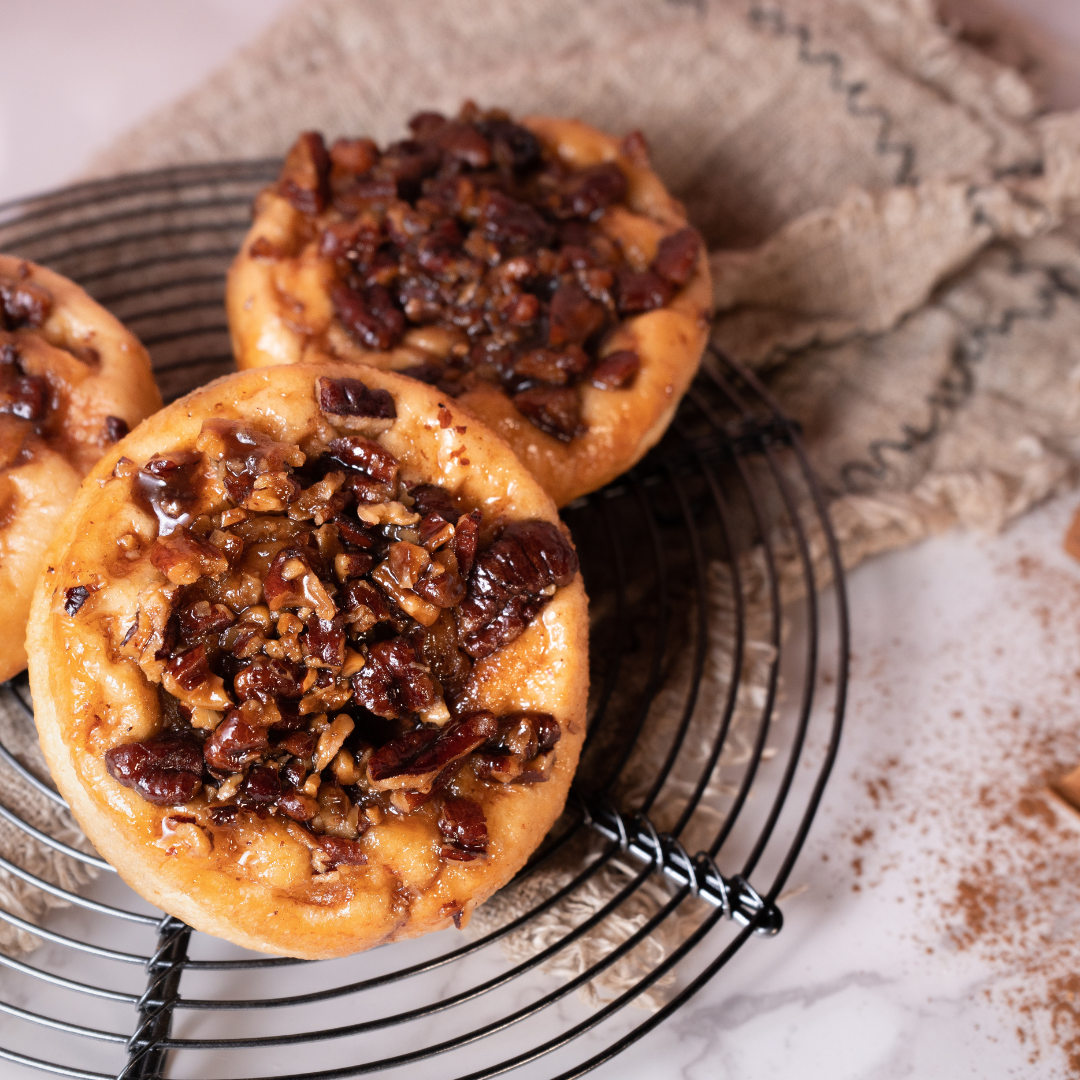 PECAN & CINNAMON STICKY BUNS