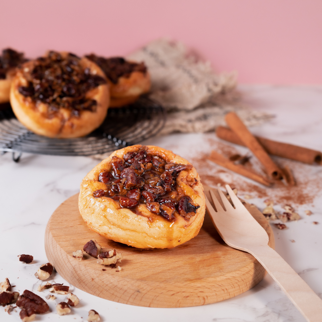 PECAN & CINNAMON STICKY BUNS