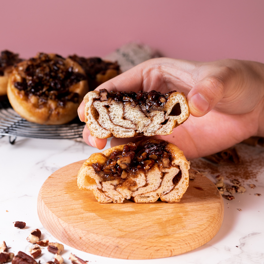 PECAN & CINNAMON STICKY BUNS