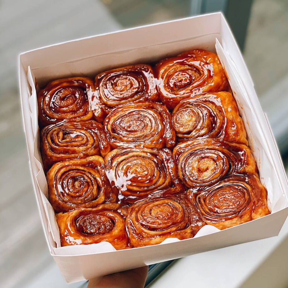 SIGNATURE CINNAMON STICKY BUNS